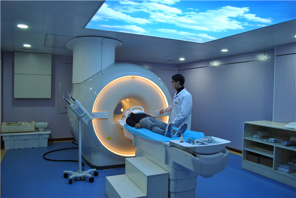 正式投入使用的3.0T磁共振.jpg 正式投入使用的3.0T磁共振.jpg