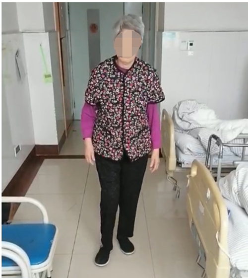 老人术后在自由活动(麻烦脸上打上马赛克_副本.png 老人术后在自由活动(麻烦脸上打上马赛克_副本.png