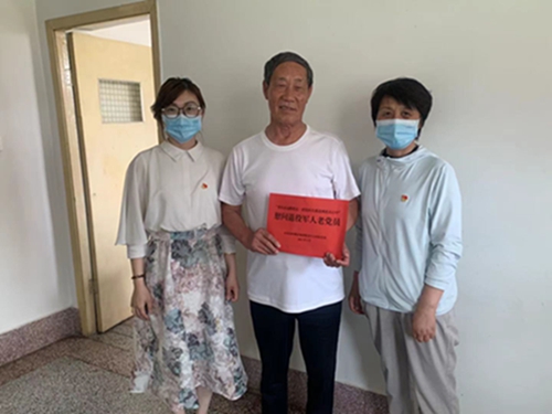 走访慰问退役军人老党员钱长胜.jpg