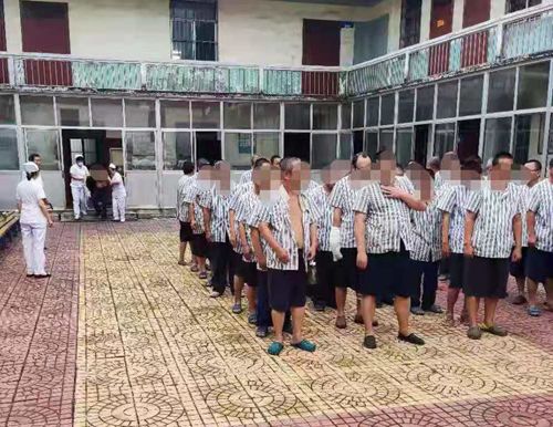 疏散病人演练_副本.jpg 疏散病人演练_副本.jpg