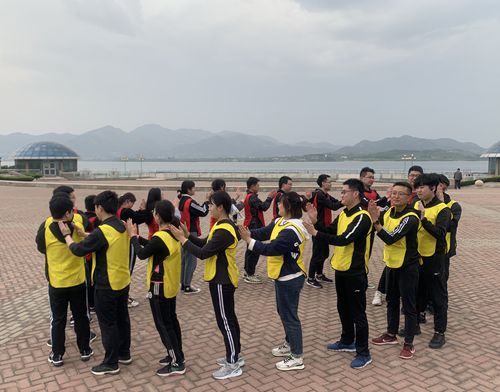 ”凝心聚�?绽放青春“团员青年素质拓展训练活�?(1)_副本.jpg ”凝心聚�?绽放青春“团员青年素质拓展训练活�?(1)_副本.jpg