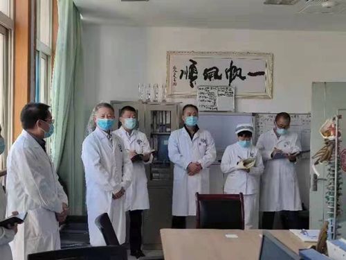李院长跟台查房_副本.jpg 李院长跟台查房_副本.jpg