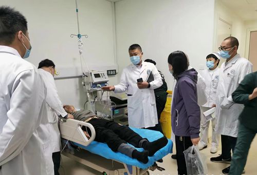 张院长行政查房_副本.jpg 张院长行政查房_副本.jpg