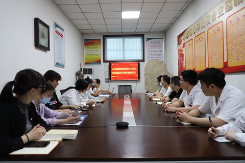 莱芜中心医院团员青年学习_副本.jpg 莱芜中心医院团员青年学习_副本.jpg