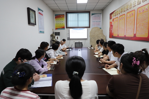写体会:交流研讨 (2).jpg